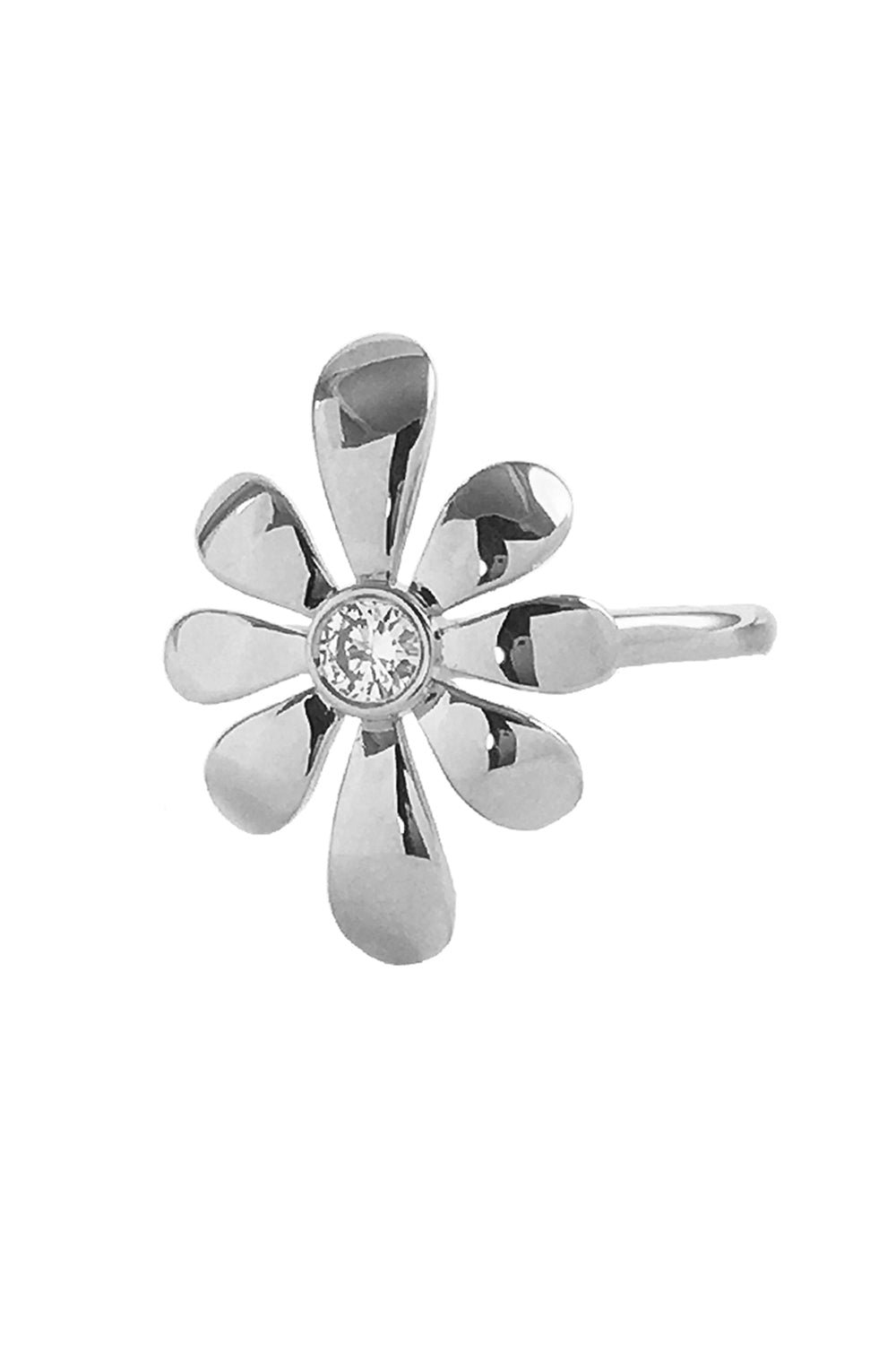 18K white gold ring with a flower design featuring a central diamond on a white background